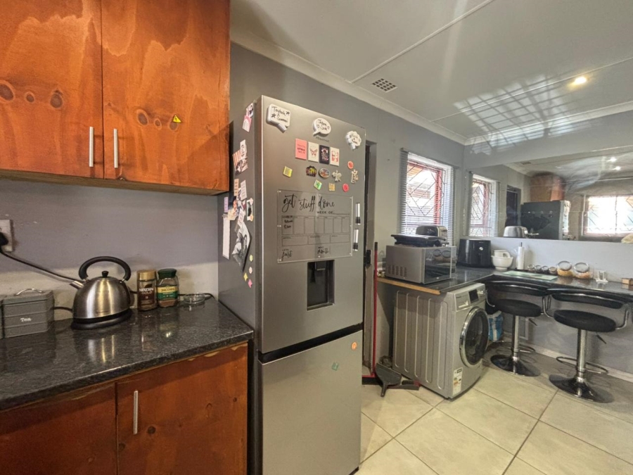 To Let 3 Bedroom Property for Rent in Rondevlei Park Western Cape